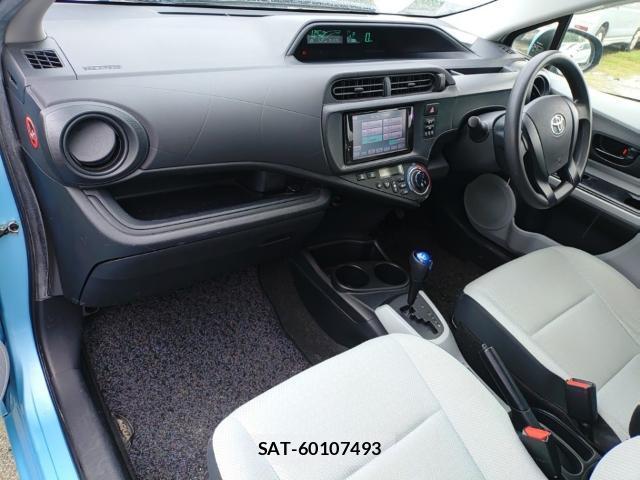 Toyota AQUA 2013-06 8005603-15