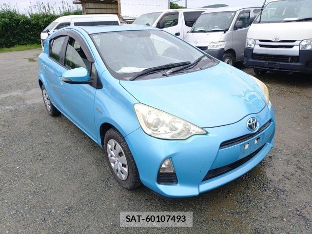 Toyota AQUA 2013-06 8005603-3