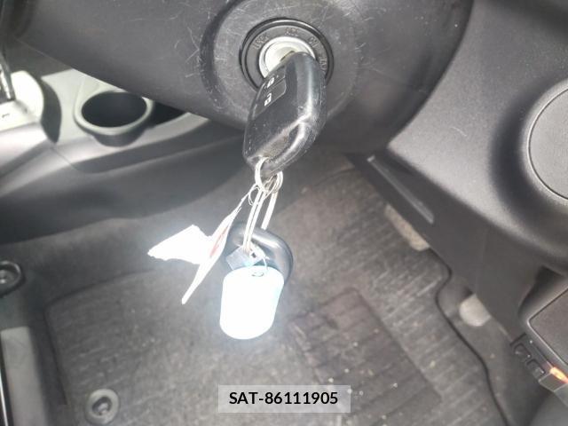 Toyota AQUA 2019-06 8005604-14