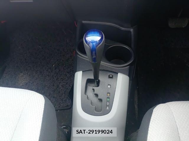 Toyota AQUA 2013-06 8005612-11