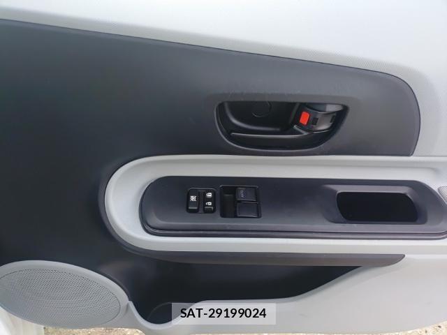 Toyota AQUA 2013-06 8005612-13