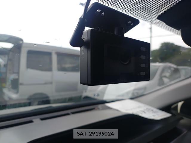 Toyota AQUA 2013-06 8005612-16