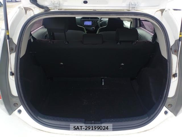 Toyota AQUA 2013-06 8005612-7