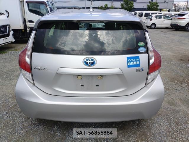 Toyota AQUA 2015-06 8005616-1