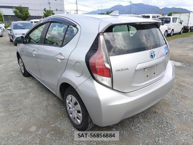 Toyota AQUA 2015-06 8005616-5