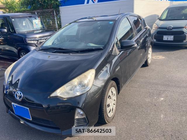 Toyota AQUA 2013-07 8005675-1