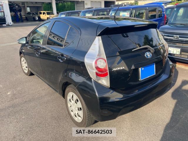 Toyota AQUA 2013-07 8005675-13