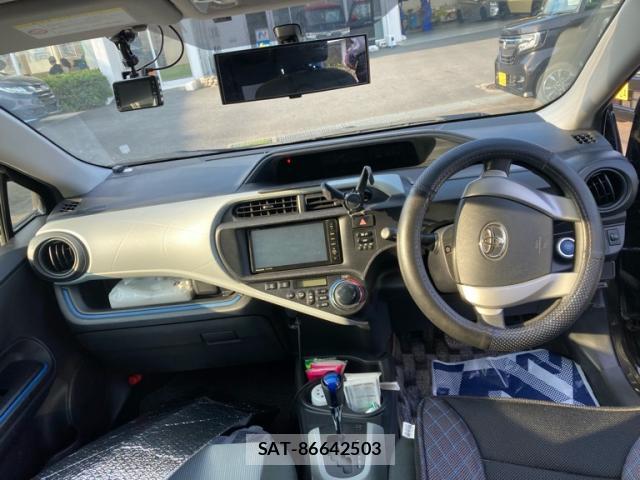 Toyota AQUA 2013-07 8005675-14