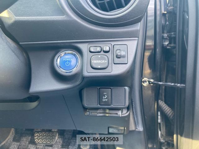 Toyota AQUA 2013-07 8005675-16
