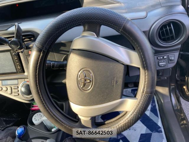 Toyota AQUA 2013-07 8005675-17