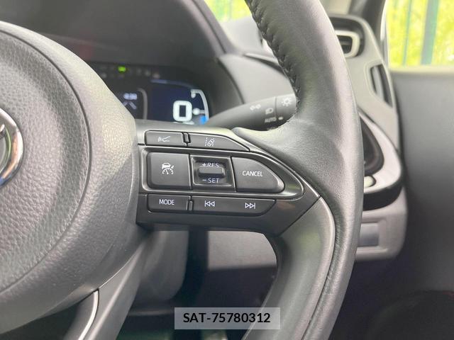 Toyota AQUA 2021-07 8005786-5