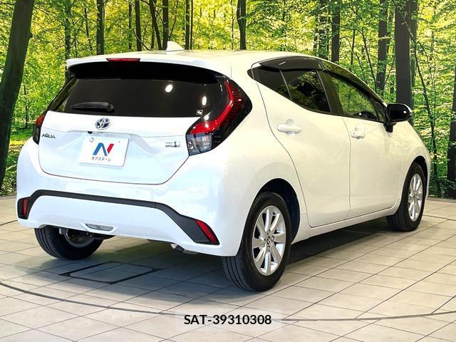 Toyota AQUA 2023-05 8005893-3