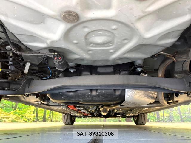 Toyota AQUA 2023-05 8005893-5