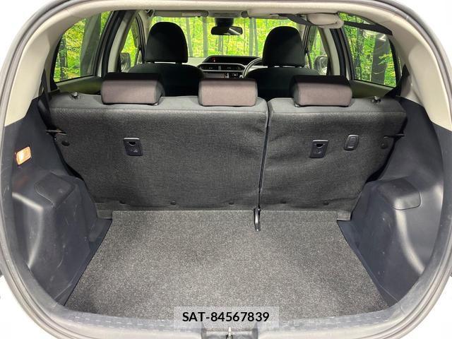 Toyota AQUA 2016-10 7934867-10
