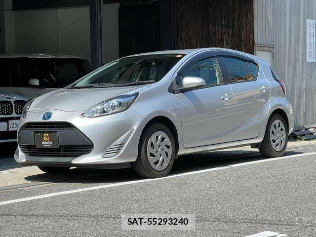Toyota AQUA 2017-12 8006555-13