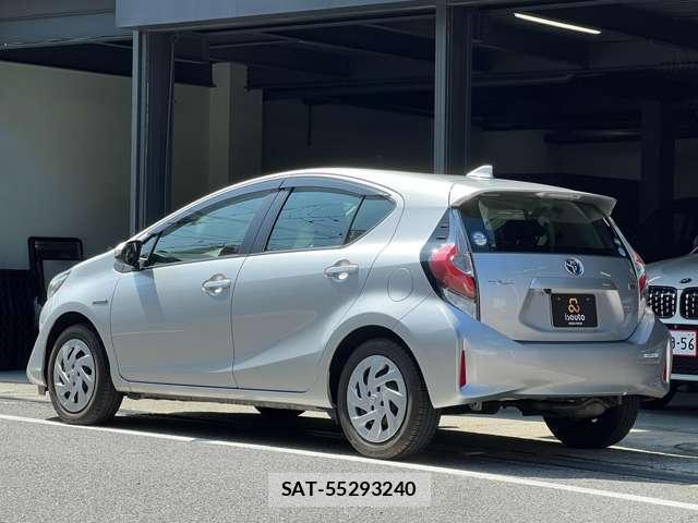 Toyota AQUA 2017-12 8006555-2