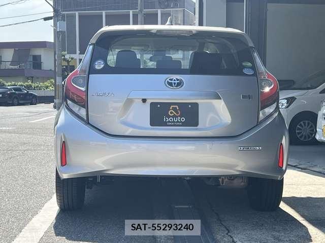 Toyota AQUA 2017-12 8006555-4