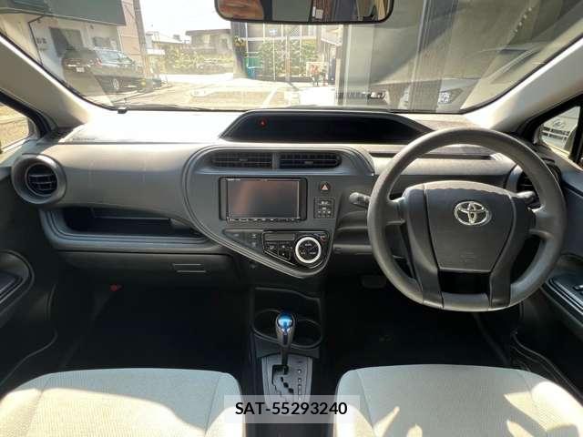 Toyota AQUA 2017-12 8006555-6