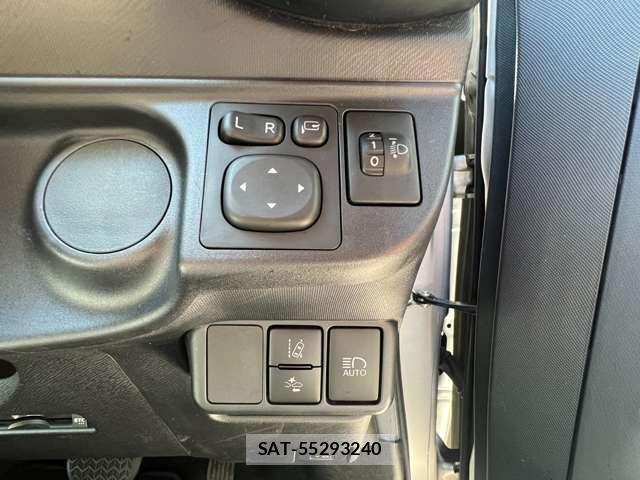 Toyota AQUA 2017-12 8006555-9