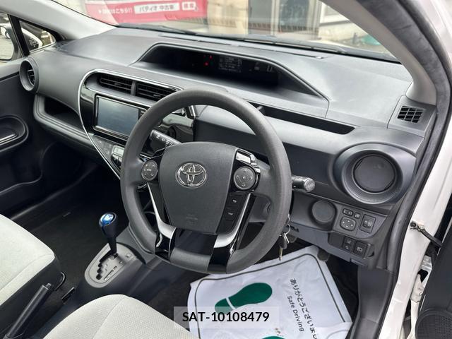 Toyota AQUA 2021-06 8006618-11
