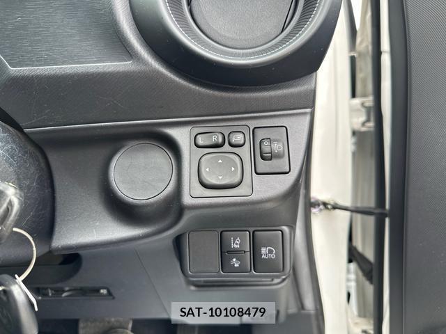 Toyota AQUA 2021-06 8006618-8