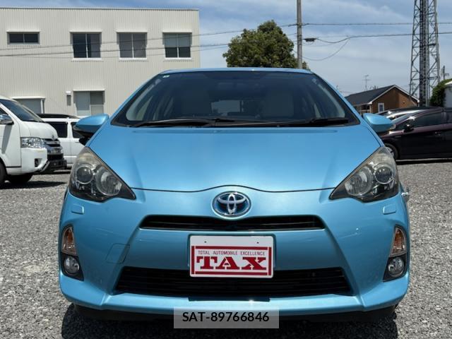 Toyota AQUA 2012-05 8006790-11