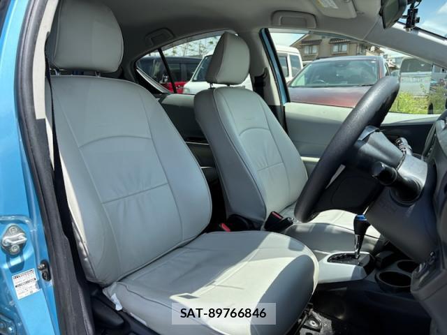 Toyota AQUA 2012-05 8006790-6