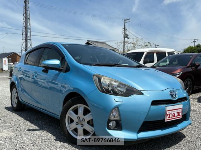 Toyota AQUA 2012-05 8006790-9