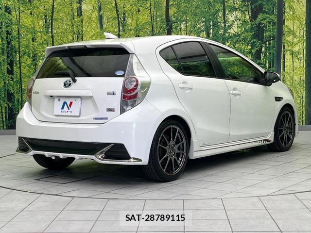 Toyota AQUA 2014-06 8007213-16