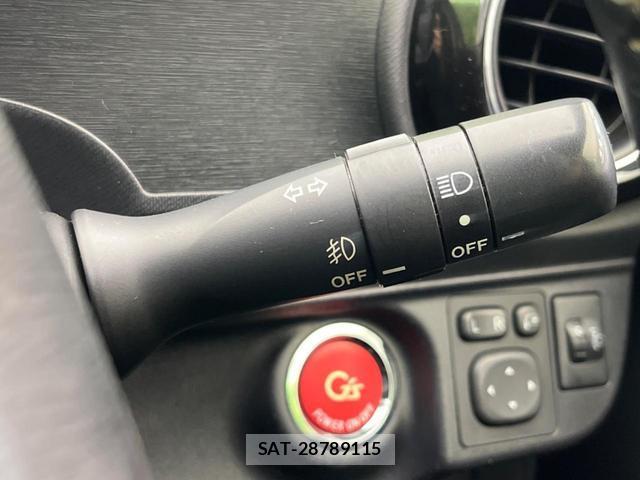 Toyota AQUA 2014-06 8007213-5