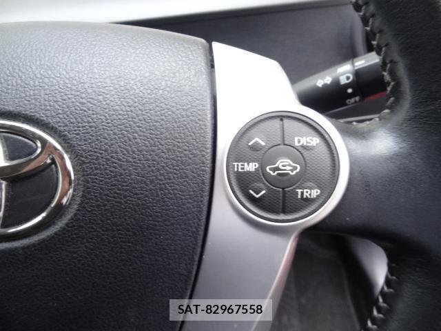 Toyota AQUA 2015-12 8007316-13