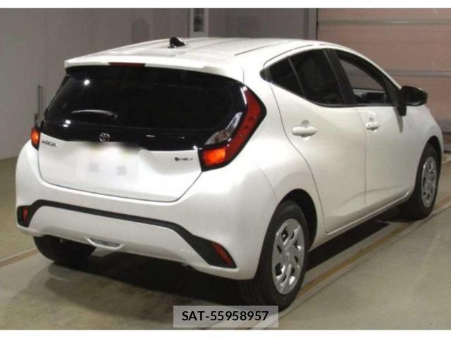 Toyota AQUA 2025-12 8008141-1