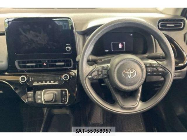 Toyota AQUA 2025-12 8008141-2