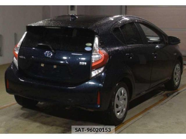 Toyota AQUA 2017-07 8008156-1