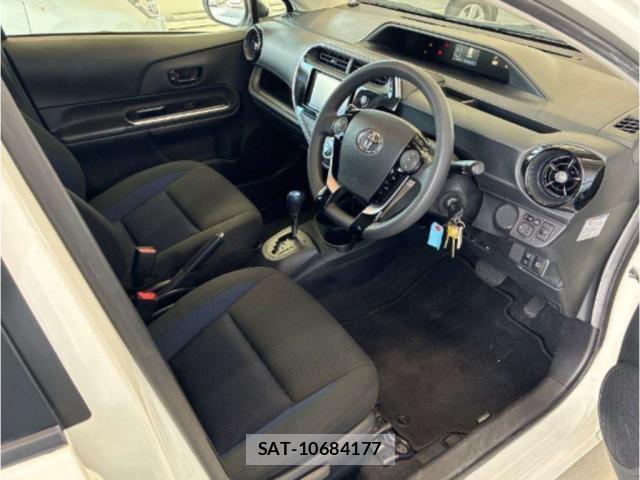 Toyota AQUA 2021-06 8008159-2