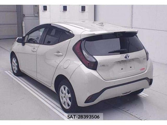Toyota AQUA 2023 8008162-1