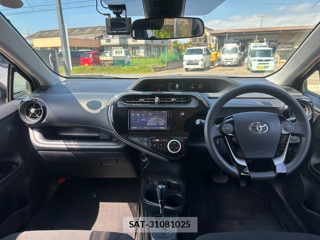 Toyota AQUA 2021-04 8008511-1