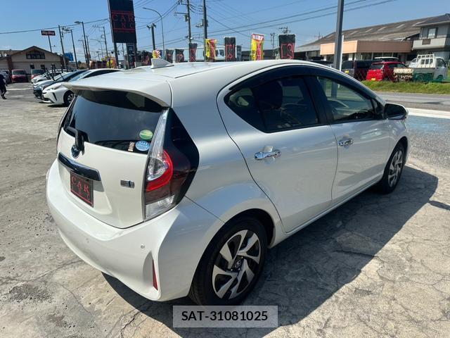 Toyota AQUA 2021-04 8008511-15