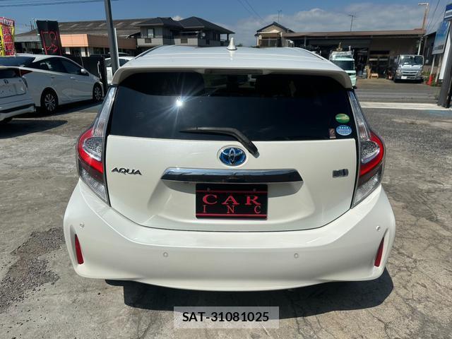 Toyota AQUA 2021-04 8008511-16