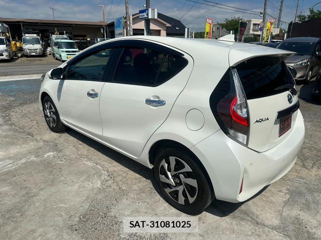 Toyota AQUA 2021-04 8008511-17