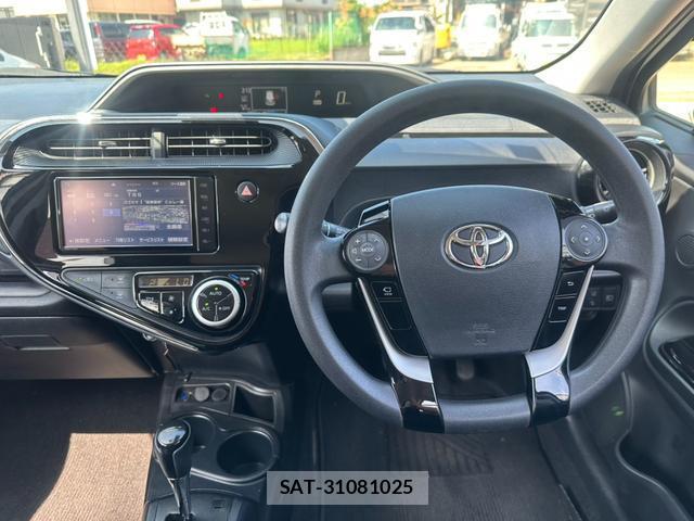 Toyota AQUA 2021-04 8008511-2