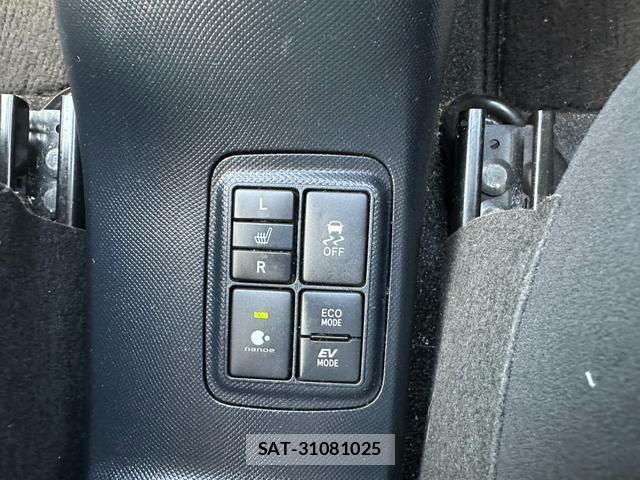 Toyota AQUA 2021-04 8008511-4