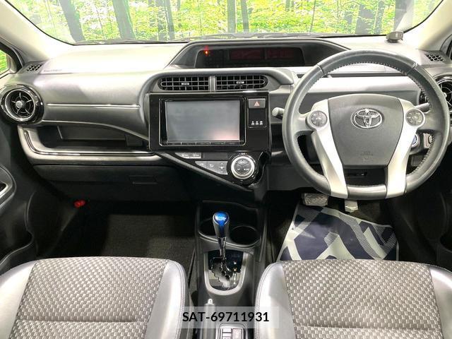 Toyota AQUA 2015-06 8008550-1
