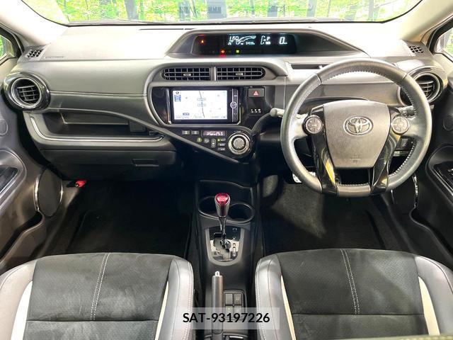 Toyota AQUA 2014-03 8008667-1