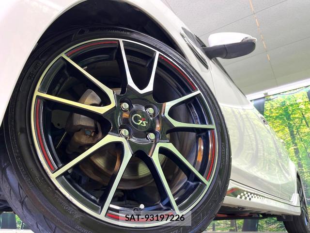 Toyota AQUA 2014-03 8008667-11
