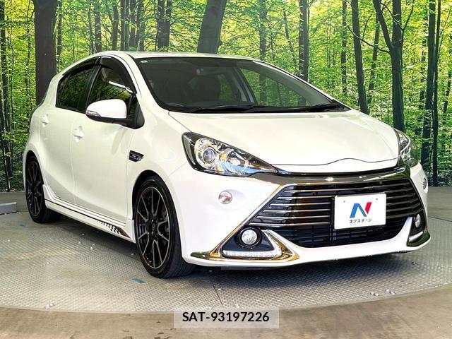 Toyota AQUA 2014-03 8008667-15
