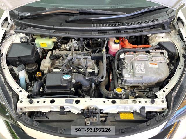 Toyota AQUA 2014-03 8008667-17