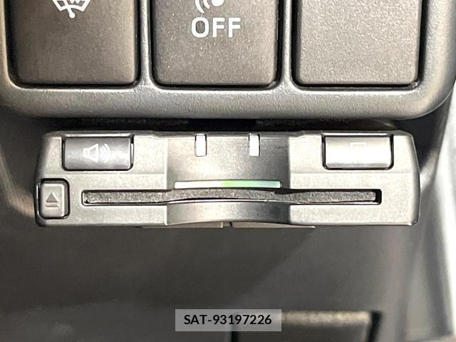 Toyota AQUA 2014-03 8008667-4