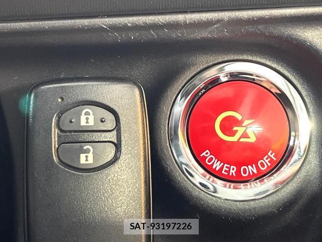 Toyota AQUA 2014-03 8008667-6