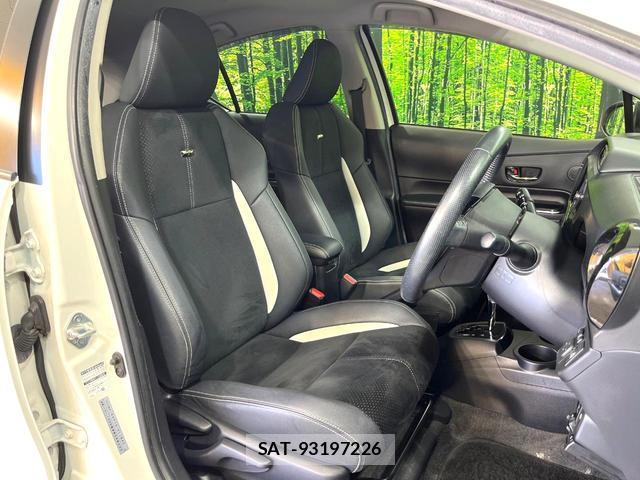 Toyota AQUA 2014-03 8008667-7